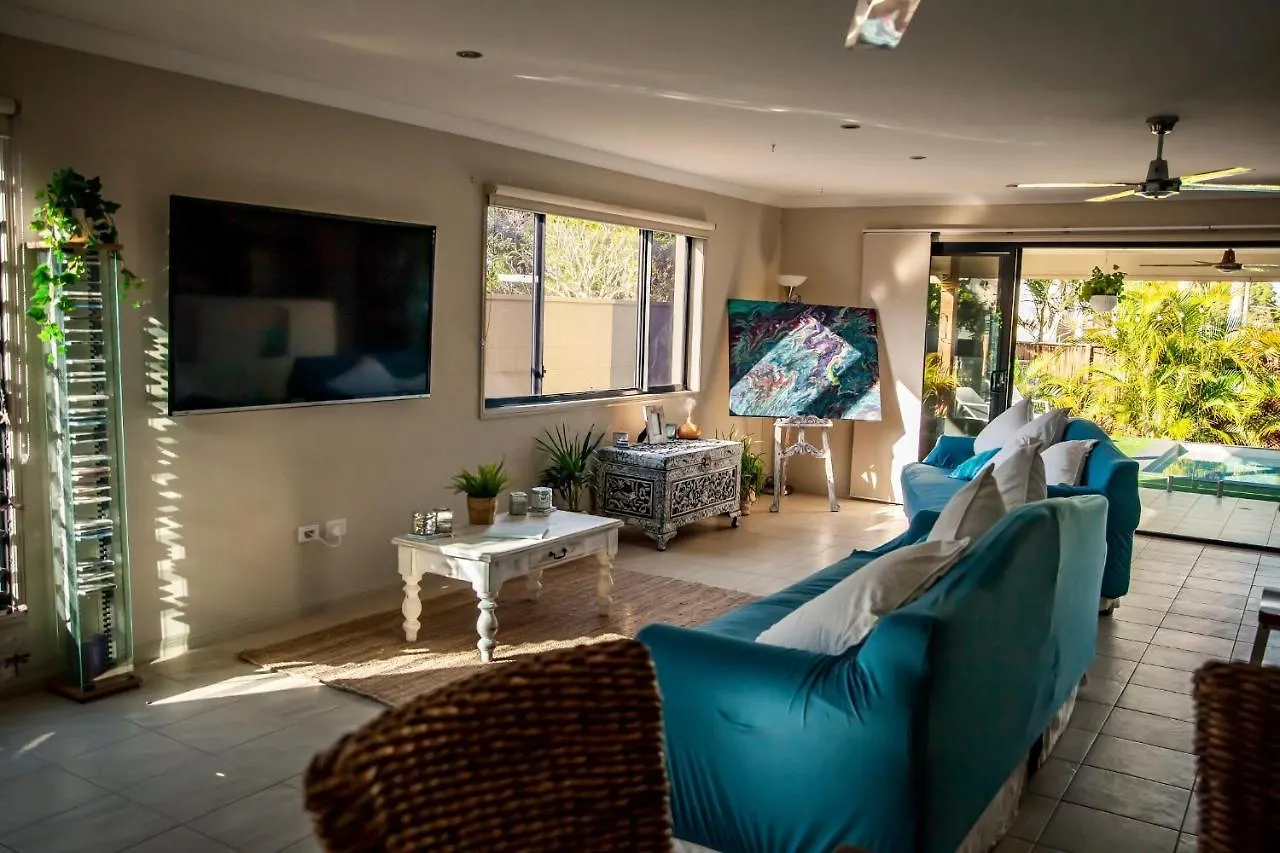 Beach Escape Magnesium Pool Dog Happy Gc Airport Apartment Gold Coast Homestay